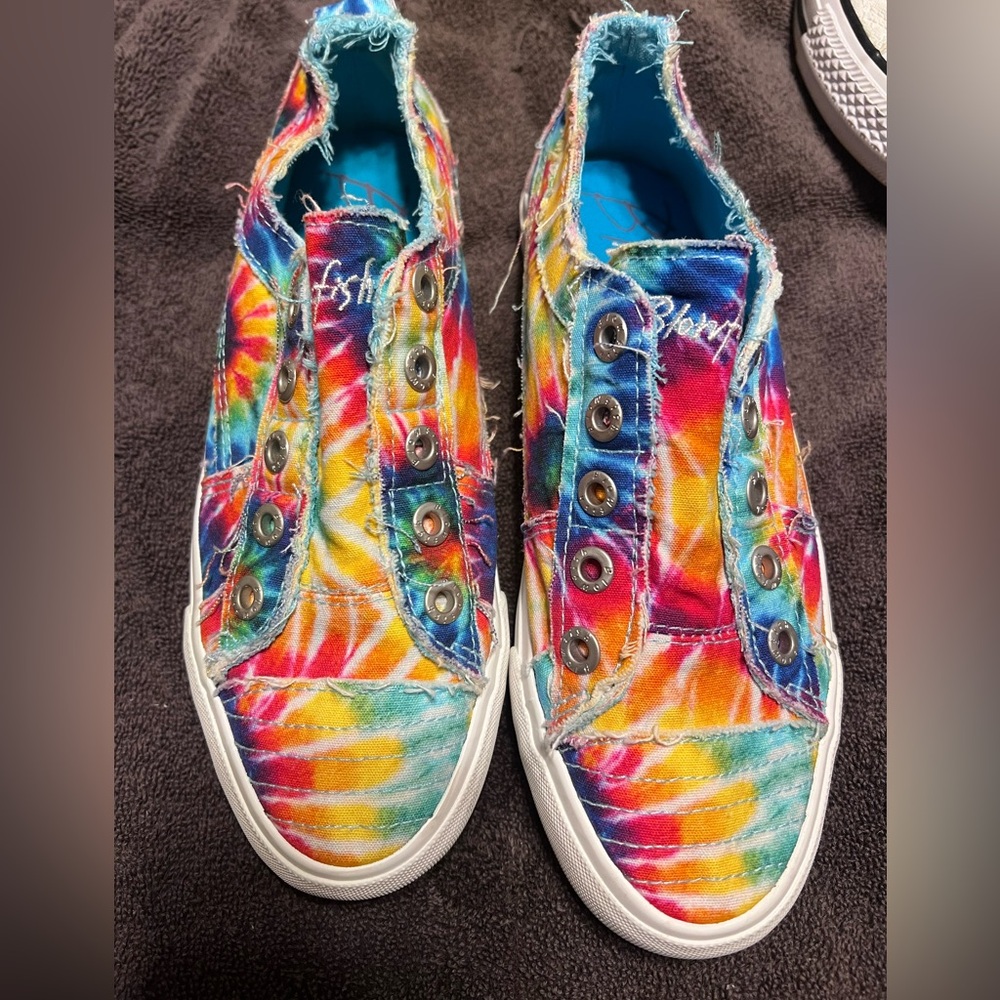 Blowfish tie dye